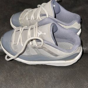 Nike air Jordan kids 11 retro low cool grey 505836-003 size 9C